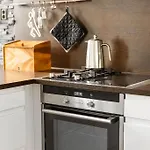 Апартаменты Spacious On Tranquil Courtyard *
