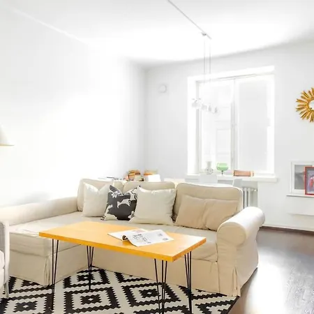 Spacious On Tranquil Courtyard ヘルシンキ