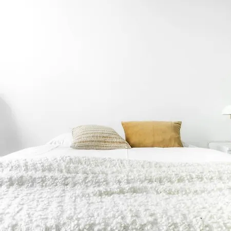 Apartment Spacious On Tranquil Courtyard Helsinki