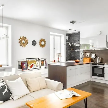 דירה Spacious On Tranquil Courtyard *