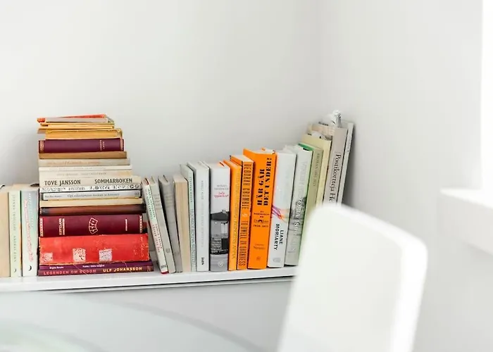 Spacious On Tranquil Courtyard *