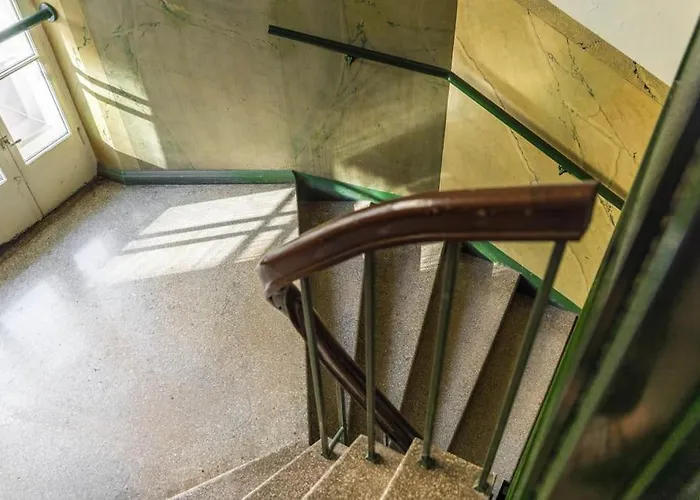 Huoneisto Spacious On Tranquil Courtyard Helsinki