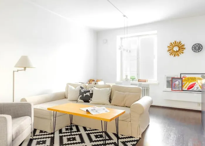 Spacious On Tranquil Courtyard هلسنكي