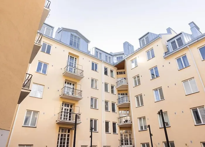 Spacious On Tranquil Courtyard Helsinki