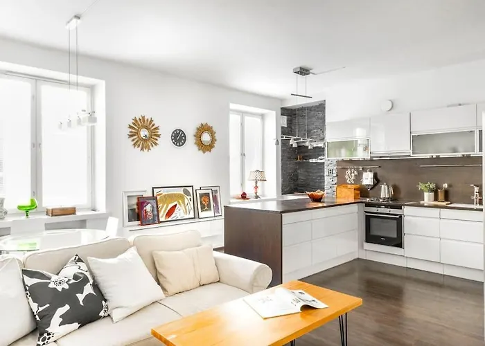 Apartment Spacious On Tranquil Courtyard *