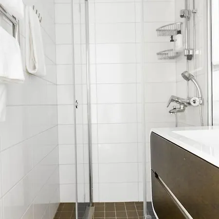 Apartman Spacious On Tranquil Courtyard *