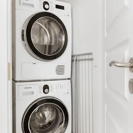 Apartman Spacious On Tranquil Courtyard *