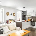 Appartement Spacious On Tranquil Courtyard *