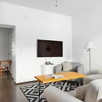 Spacious On Tranquil Courtyard *